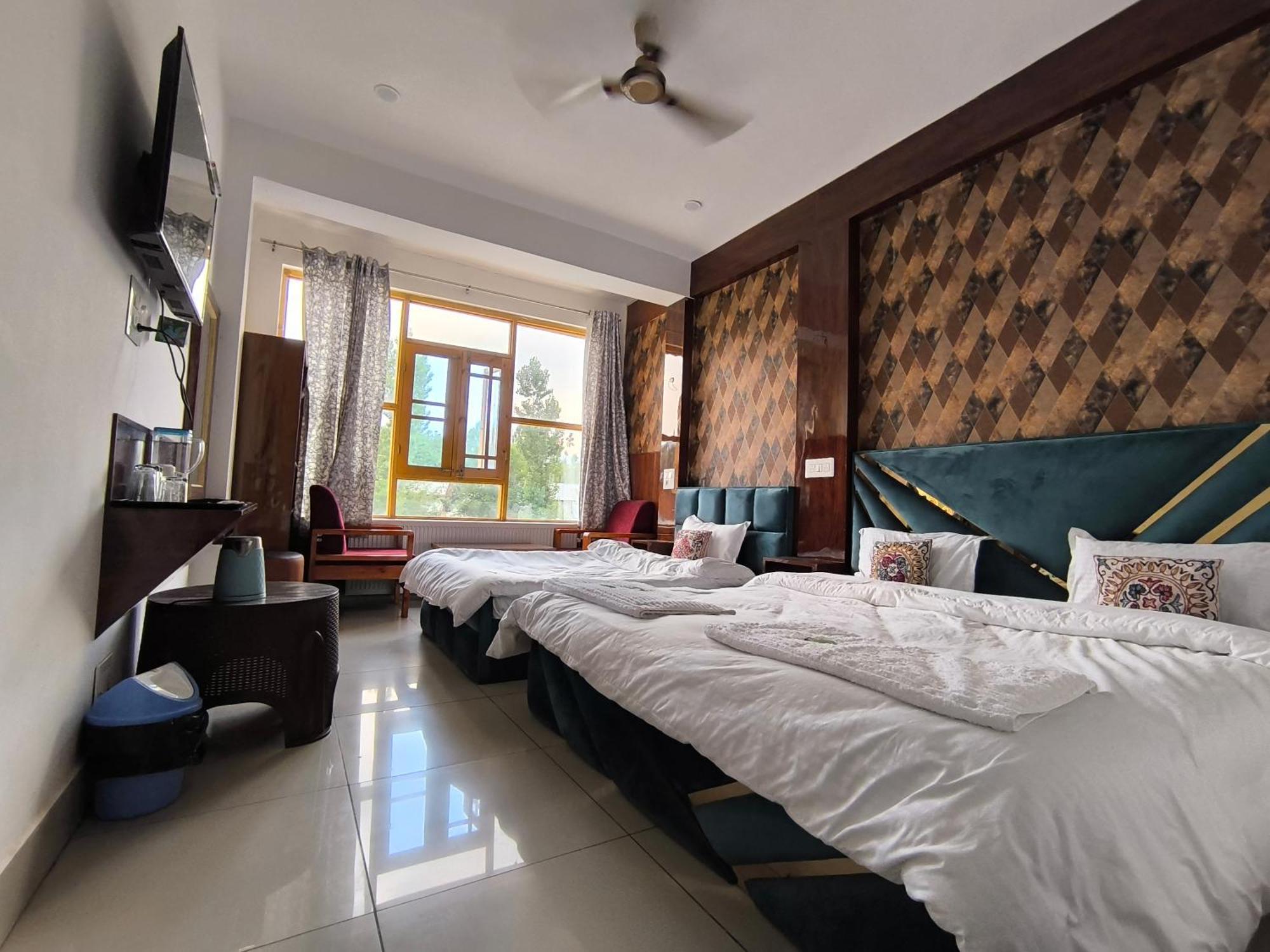 Gulmarg Gs Residency Hotel ภายนอก รูปภาพ